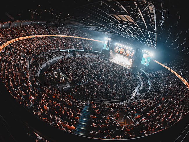 ALEJANDRO SANZ’S “¿Y AHORA QUÉ? TOUR” STARTS STRONG WITH A SOLD-OUT SHOW IN BOGOTÁ